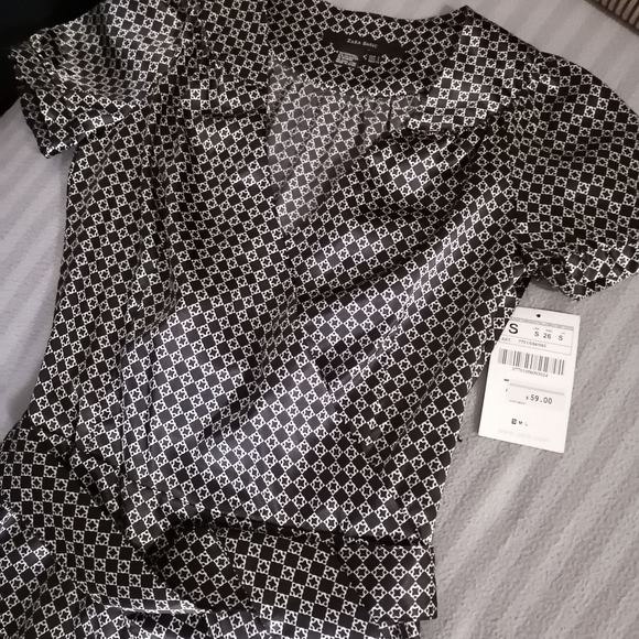 🖤🌚 Brand New Zara wrap dress - Picture 4 of 8